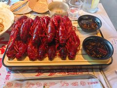 -肥肥虾庄·金牌油焖大虾(汉街SKP店)