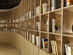 -涨巢·潮玩水疗局