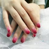 美炸的浆果色金边渐变美甲！