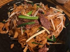 干炒牛河-彩蝶谷美食廊·粤式经典南番顺·铁板烧烤泰风味(广州长隆酒店)