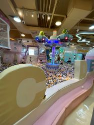 -多多淘儿童体验中心(重庆来福士店)