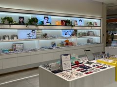 -J-Optical佳视明眼镜·蔡司视觉(青岛金茂览秀城店)