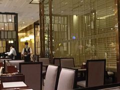 -广州万富希尔顿酒店·感趣自助餐厅·金秋蟹宴生蚝海鲜刺身