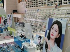 -诺柯视眼镜-蔡司依视路官方工厂店(淞南一店)