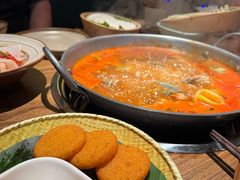 -野山舂·贵州现舂酸汤火锅(鸿通城店)