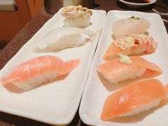 大满足三文鱼鱼腩寿司-元气寿司(东方宝泰店)
