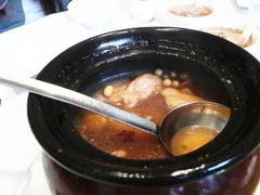 黃豆煨豬手湯-鄱阳湖·江西小炒·瓦罐煨汤(五道口店)