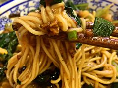 -渝之汇牛肉豌杂面