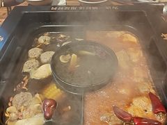-老牌坊云南鱼豆花火锅(爱建店)