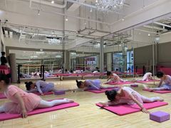 -炫艺舞蹈培训中心(枫尚奥特莱斯店)