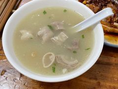 肥肠豆汤-温记府廟豆汤饭·始于1955年(海椒店)