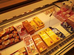 面包甜点陈列柜-好利来(新华百货店)