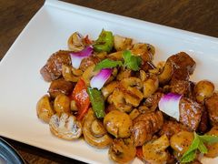 鲜蘑菇炒牛籽粒-扬州狮子楼·非遗淮扬菜(总店)