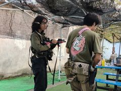 -东湖小天池真人CS彩弹野战基地