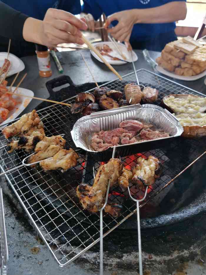 众兴园烧烤场(火炉山店)-"已经忘记有多少年没有亲自动手去烧烤了[闭.