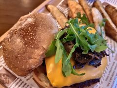 黑松露菌菇牛肉汉堡-COMMUNE幻师(上邦百汇城店)