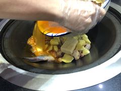 -老刘生态大鱼坊铁锅炖鱼(赛马场店)