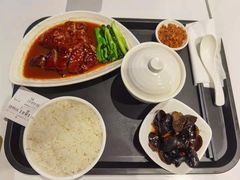 黄金脆皮烧鸭饭-百事佳烧鸭牛腩(上海虹桥站店)