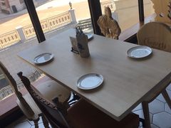 靠窗位-LENBACH兰巴赫西餐啤酒坊(大连东港店)