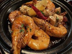 蒜香带头油焖活虾-羽深肉铺 Steak & Wine
