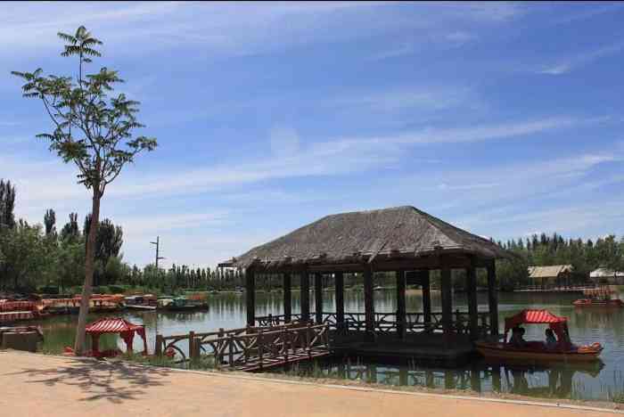 乌海市植物园-"交通:在乌海想办法坐到2路车,植物园南门.