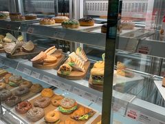 面包甜点陈列柜-Tims天好咖啡(华侨城步行街店)
