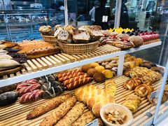 -焙丽拾光(麦凯乐直营店)