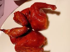 脆皮乳鸽-新荣记(南京西路店)
