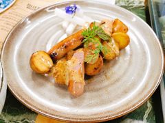 德式烤肠配芥末酱酸甜味白萝卜-PlantsEatery·植物食堂(REX春熙店)