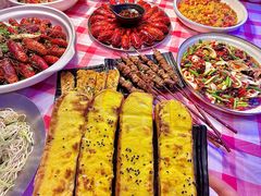 -肥小宝·金牌油焖大虾(襄阳龙虾地标店)