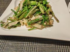 -南京金牛湖巨碗鱼头