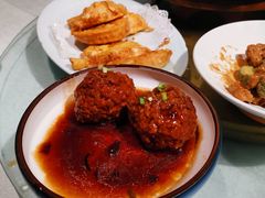 咸蛋黄狮子头-梅飞酒家(桑园路店)