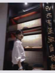 -曼都发型