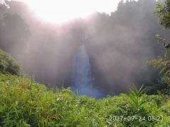 景点-叠水河瀑布