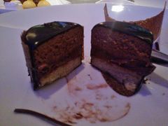 upload_pic-AZUR聚(香格里拉饭店)