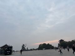 -巴陵广场