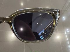 -爱视眸Eyeblling眼镜·依视路·蔡司镜片折扣店(百联南方商城购物中心)