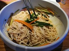 鸡丝凉米线-云海肴·汽锅鸡·云南菜(天山百盛优客店)