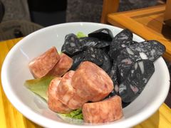 肠肠双拼（肉肠+墨鱼肠）-么肆烤肉·中式自助·烤肉大排档(街道口季佳PAI店)