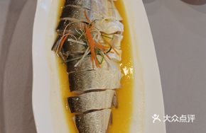 Golden Sauce Big White Fish