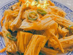 -辣叨叨·江西小炒锅气米粉(南京西路店)