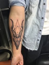 -V一刺青·洗纹身.穿孔