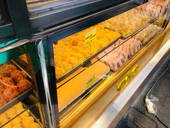 面包甜点陈列柜-鲍师傅糕点(江苏路店)