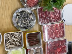-杨老板·海鲜集市火锅·鲜切牛肉(中防万宝店)