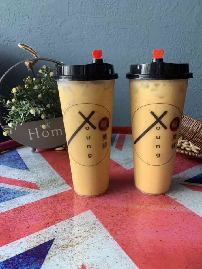 熊样 咖啡奶茶馆-"据说老板是一位孩子妈妈,店里的logo是.