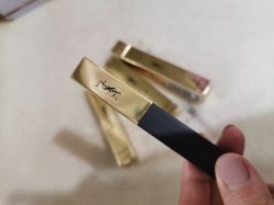 -YVESSAINTLAURENT