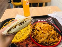 -十三朝牛馍王擀面皮(骡马市店)