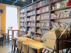 -房角石咖啡与书(吉大南校店)