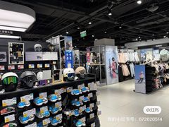 -迪卡侬(环球港店)