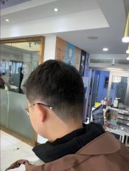 -镁连社·美联社